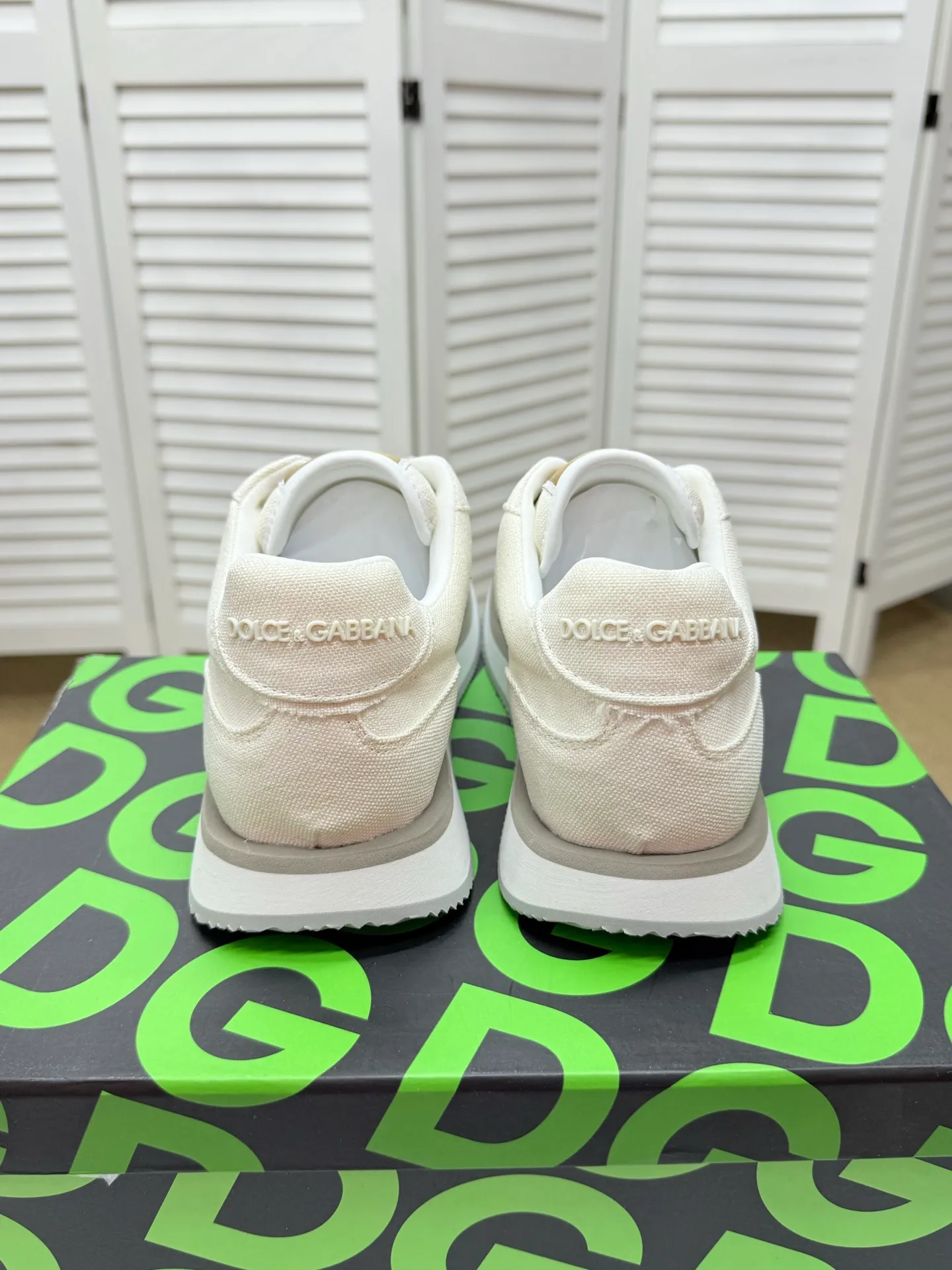 Men's clothing and shoes 230. The latest sports and casual shoes for couples (DG) are fashionable and versatile, and can add luster to various looks. Create an exquisite design with unique dynamic vitality and modern atmosphere, showing modern elegance. Size: 36-46 (45 and 46 are custom-made and cannot be returned or exchanged) Se